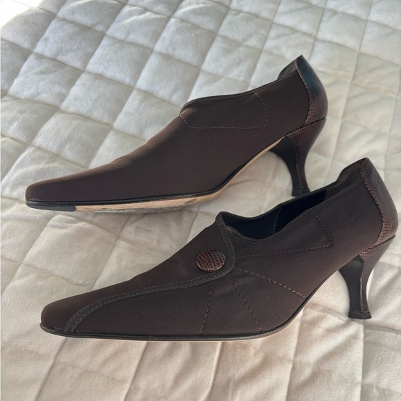 Italian Prevata Heels Size 8 (Narrow) - Picture 3 of 8